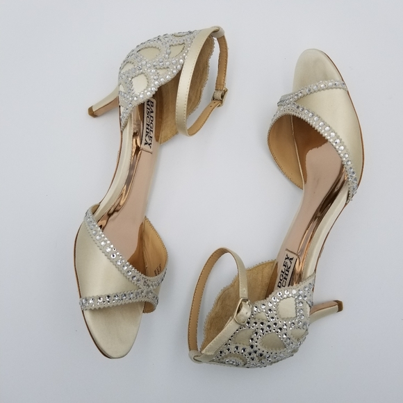 Badgley Mischka Gillian Ankle Strap Open Toe Satin Evening Shoes, Ivory, Size 7 - Picture 16 of 16